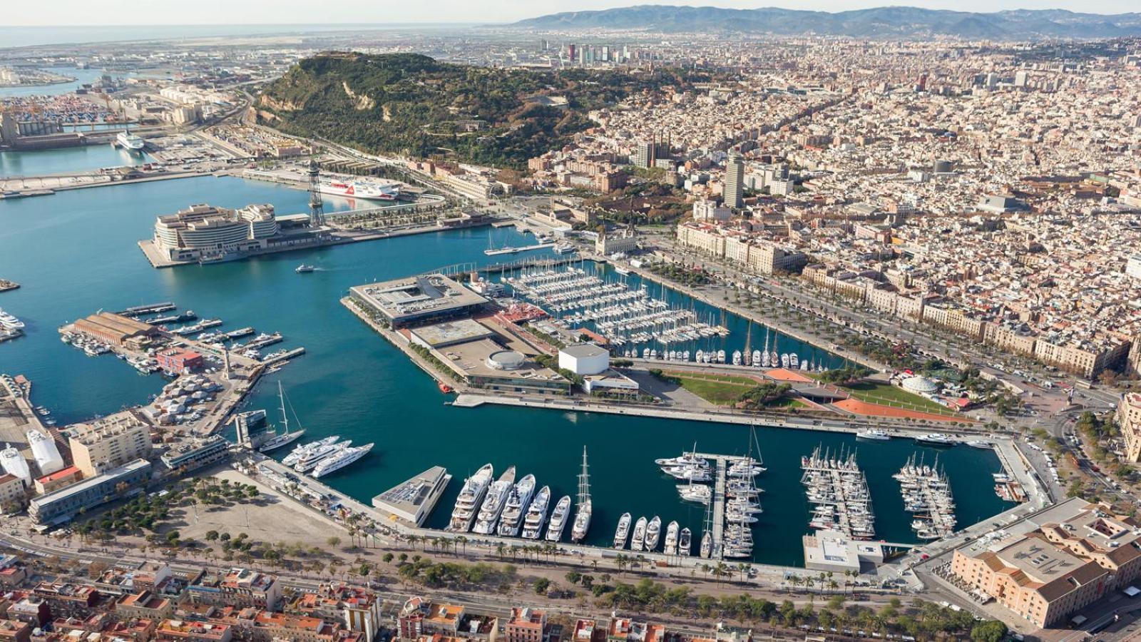 Spacious Yacht Hotel Barcelona City Center 5 Cabins Exterior photo